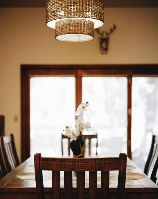 Kathys Cabin, King Bed, Hot Tub, Near-Nau & Downtown Attractions, Perfect Year-Round Mountain Getaway Flagstaff Zewnętrze zdjęcie