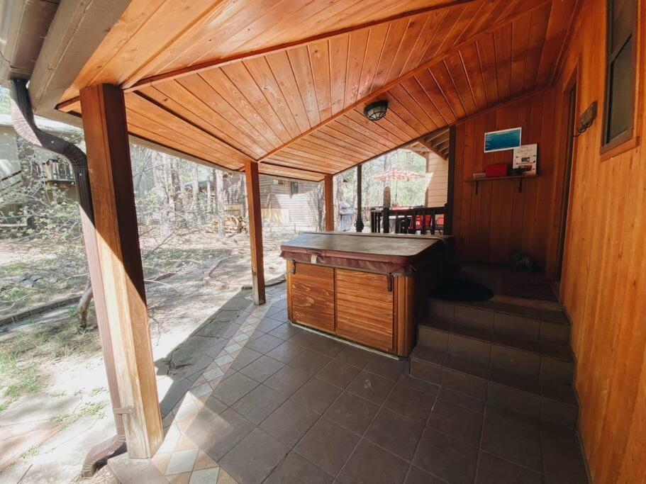 Kathys Cabin, King Bed, Hot Tub, Near-Nau & Downtown Attractions, Perfect Year-Round Mountain Getaway Flagstaff Zewnętrze zdjęcie
