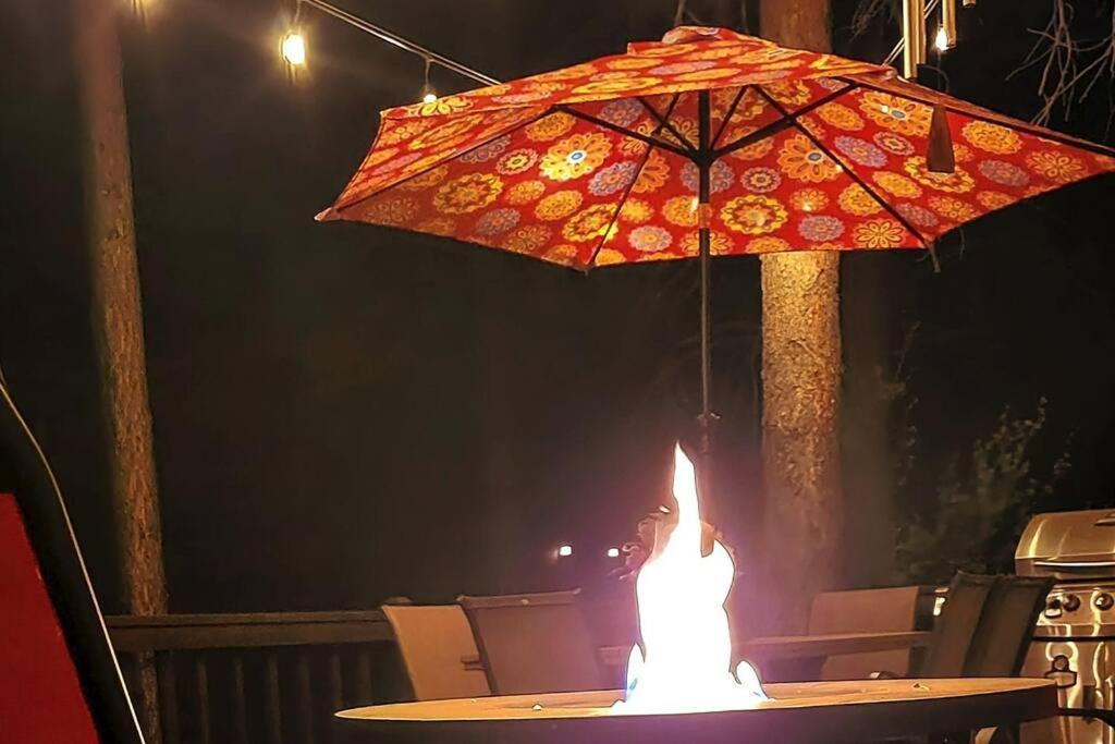 Kathys Cabin, King Bed, Hot Tub, Near-Nau & Downtown Attractions, Perfect Year-Round Mountain Getaway Flagstaff Zewnętrze zdjęcie