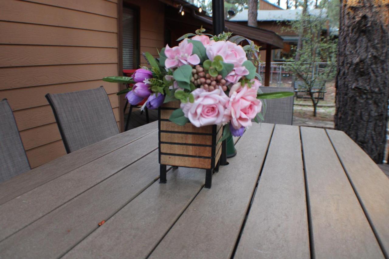 Kathys Cabin, King Bed, Hot Tub, Near-Nau & Downtown Attractions, Perfect Year-Round Mountain Getaway Flagstaff Zewnętrze zdjęcie