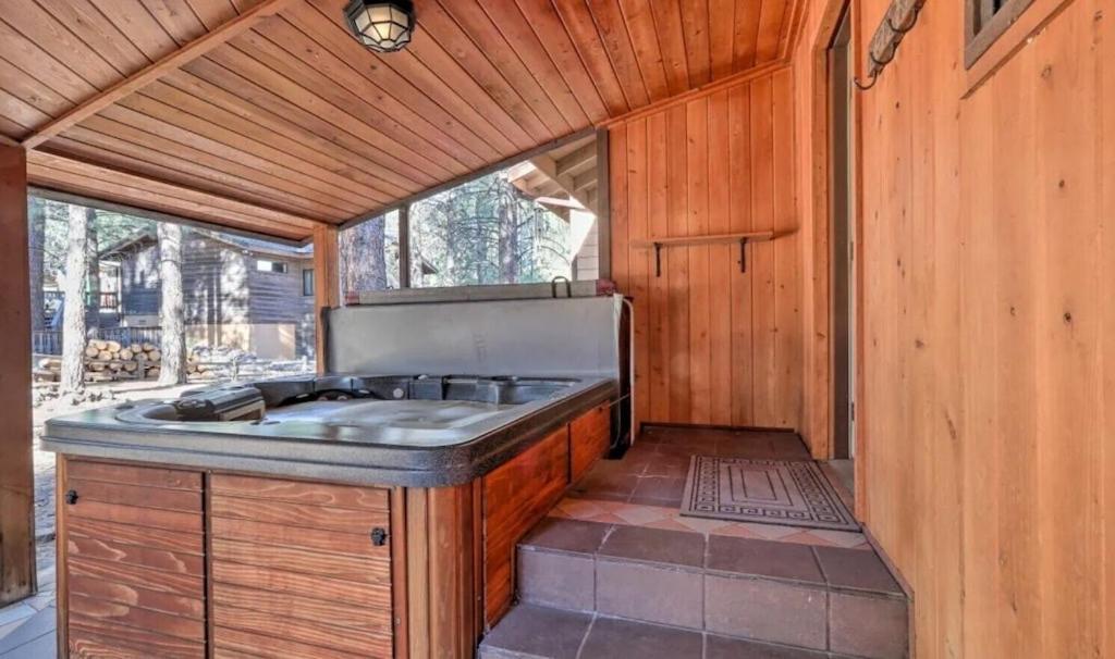 Kathys Cabin, King Bed, Hot Tub, Near-Nau & Downtown Attractions, Perfect Year-Round Mountain Getaway Flagstaff Zewnętrze zdjęcie