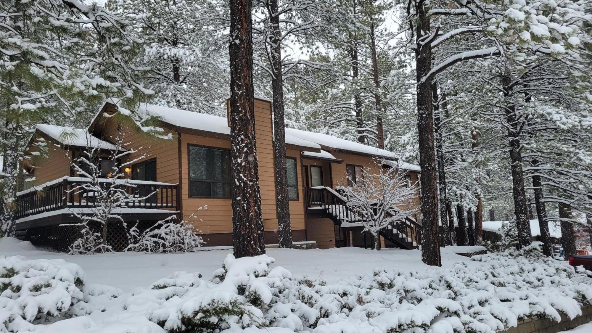 Kathys Cabin, King Bed, Hot Tub, Near-Nau & Downtown Attractions, Perfect Year-Round Mountain Getaway Flagstaff Zewnętrze zdjęcie